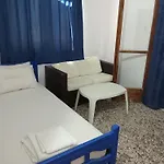 Pensión Akri 3*