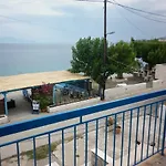 Akri Konukevi
