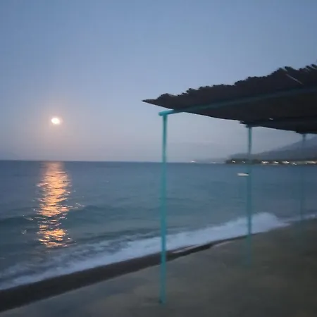 Akri Pensionat Akrata