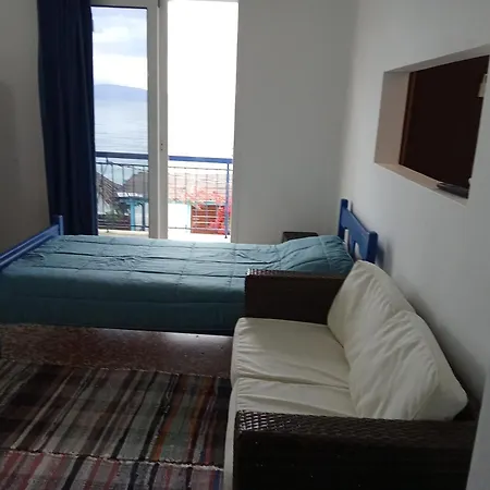 Akri Pensionat Akrata