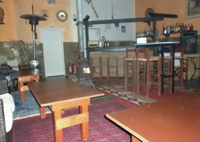 Akri Pensión Akráta